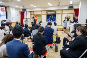 ③